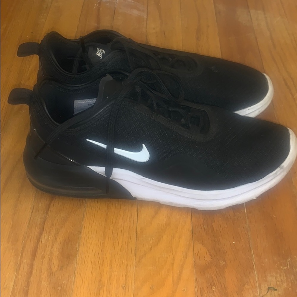 Nike Max Motion 2